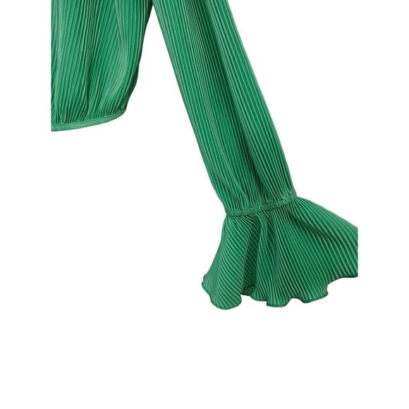 Zaful Women's Top Sz Medium Green Cropped Blouse Coverup Bell Sleeve Low V-neck - Picture 6 of 16